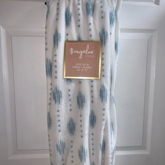 bungalow living Other - Throw blanket